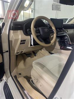 تۆیۆتا لاند کروزەر